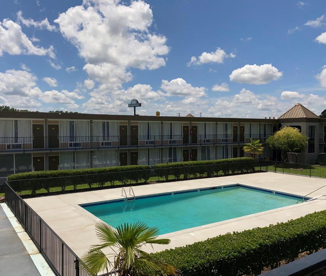 Days Inn By Wyndham Goldsboro Buitenkant foto