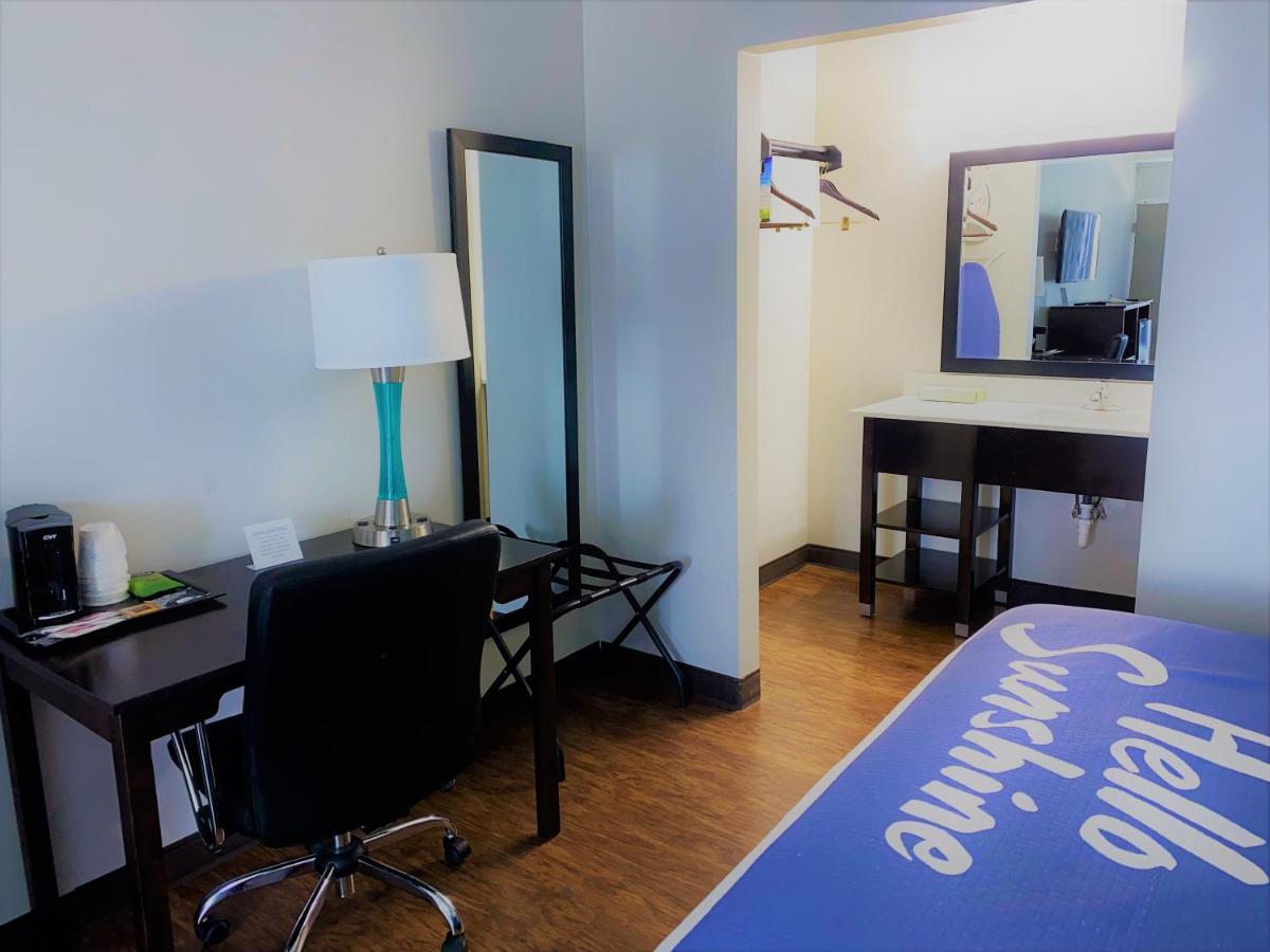 Days Inn By Wyndham Goldsboro Buitenkant foto