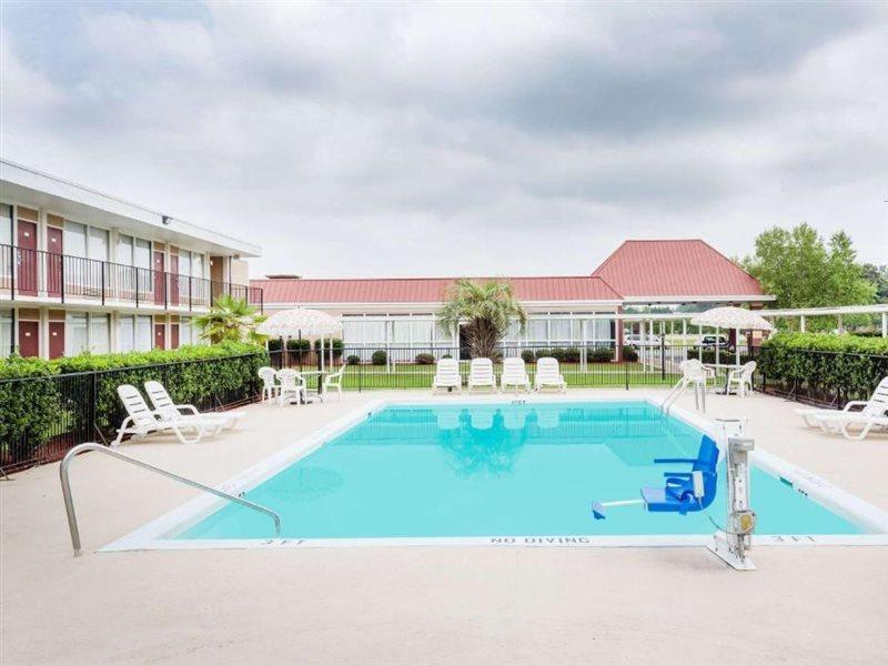 Days Inn By Wyndham Goldsboro Buitenkant foto
