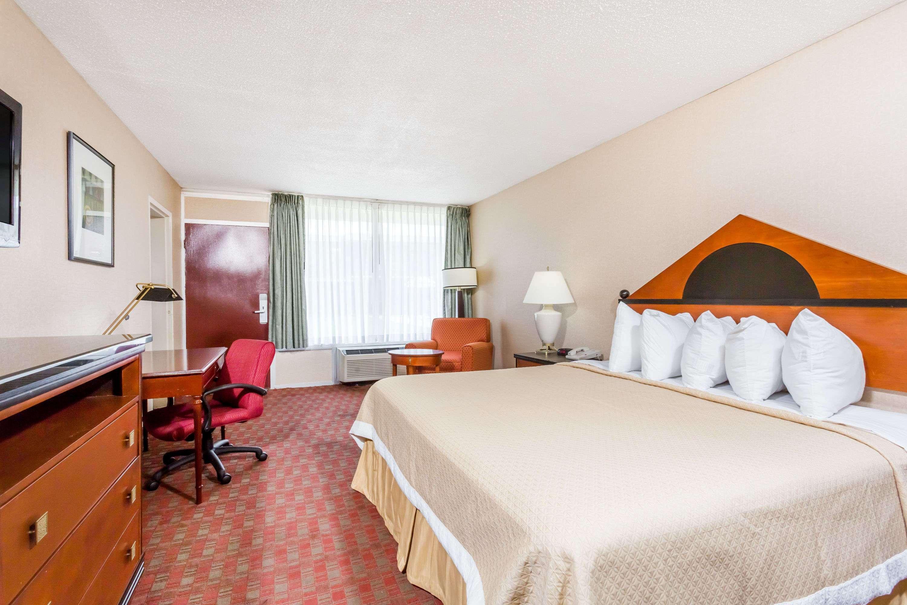 Days Inn By Wyndham Goldsboro Buitenkant foto