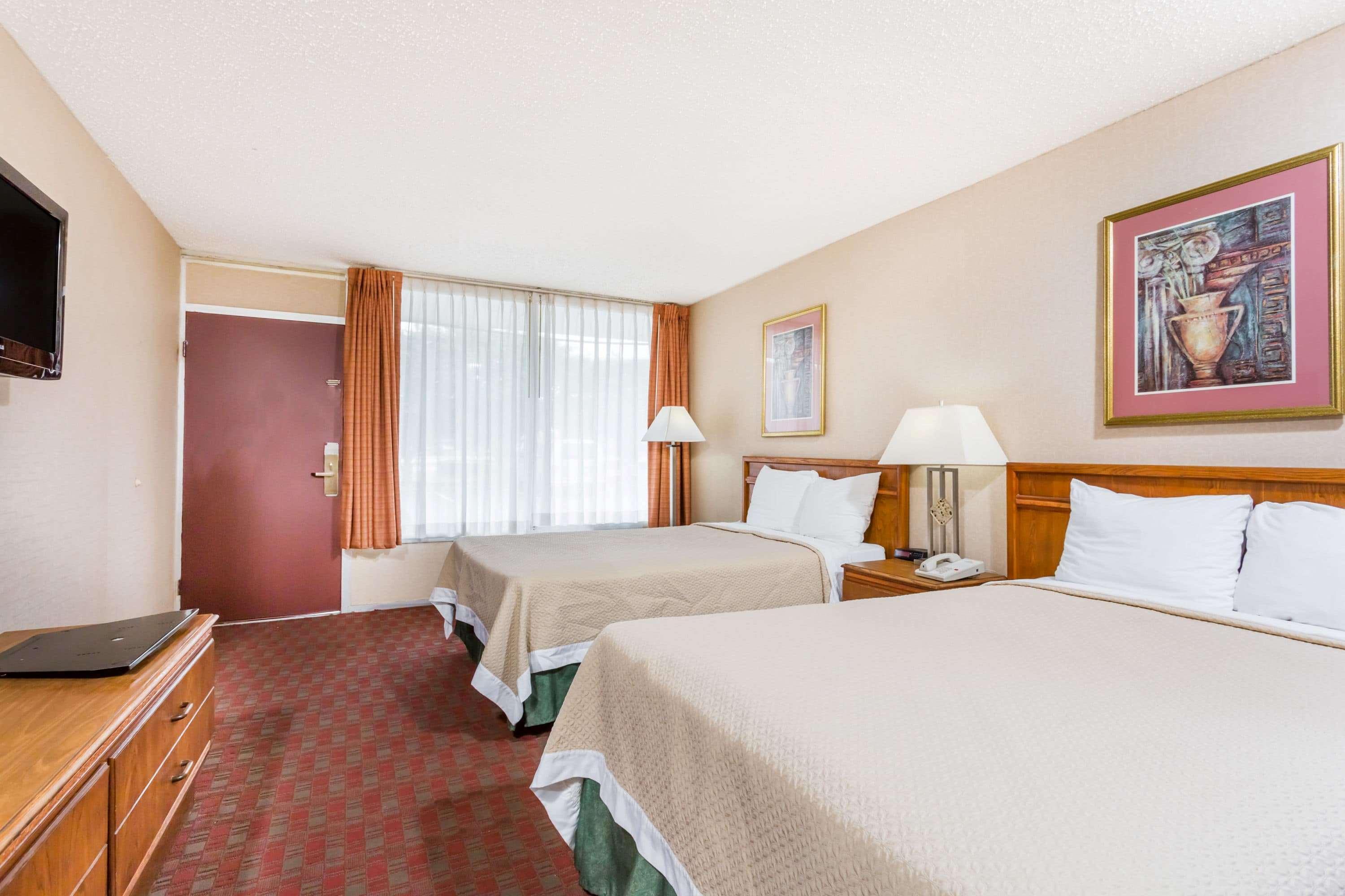 Days Inn By Wyndham Goldsboro Buitenkant foto