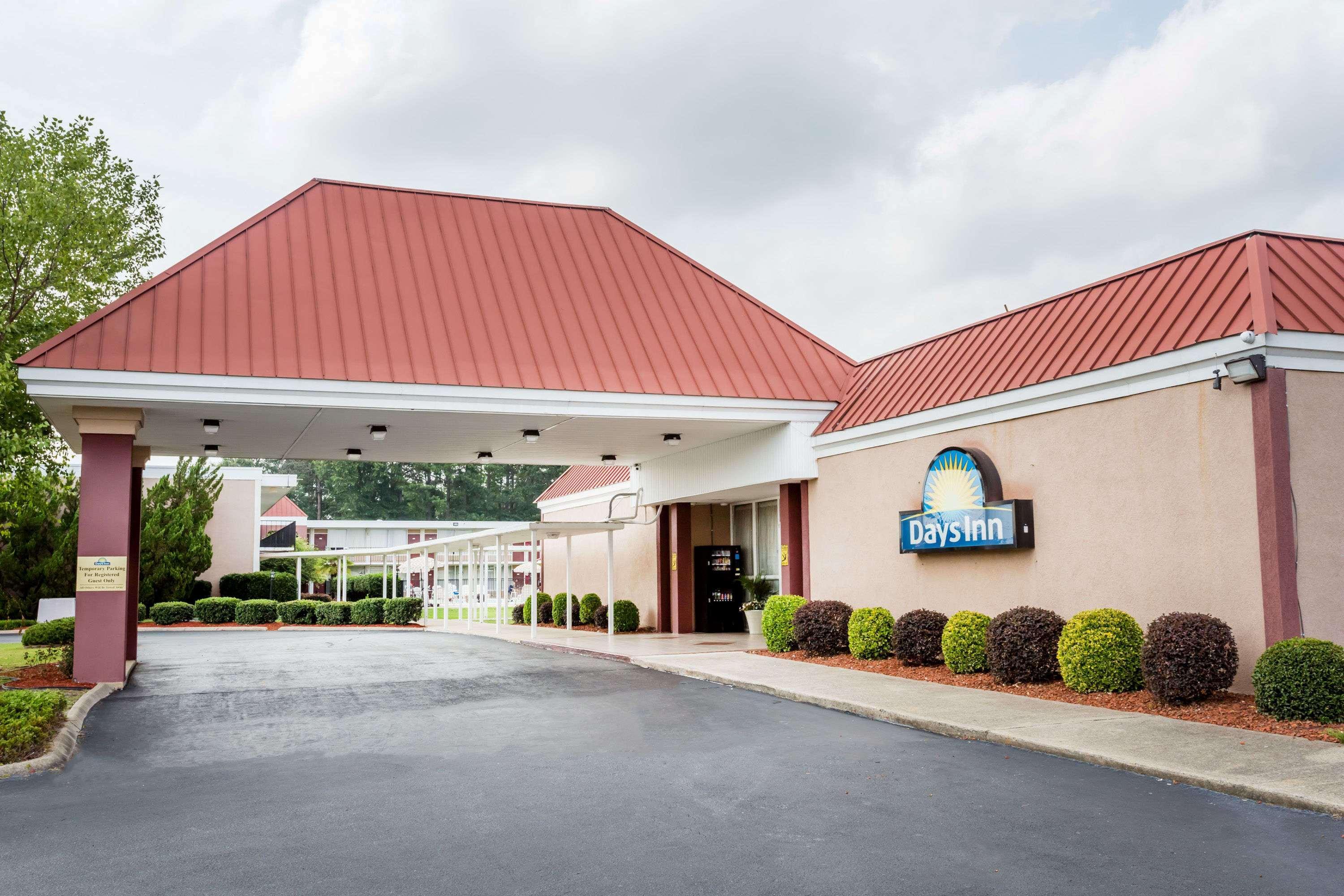 Days Inn By Wyndham Goldsboro Buitenkant foto